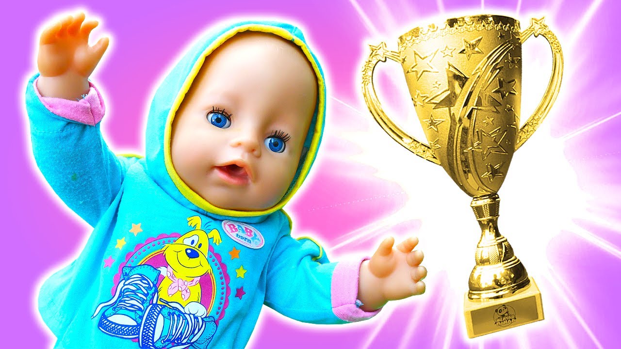 Una passeggiata sportiva con la bambola Baby Born! 🚶‍♀️🏆👶 Giochiamo con Una Tata Perfetta