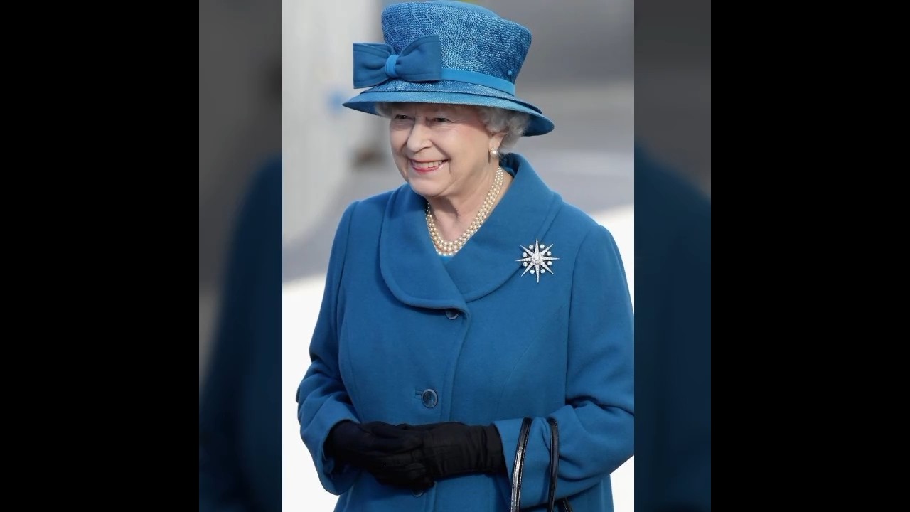 💙💙Queen Elizabeth Most Elegance Look||British royal family