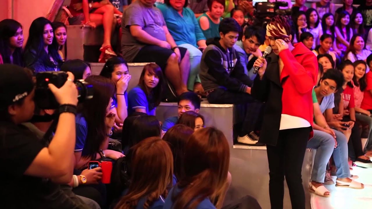 Vice Ganda with the Ateneo Lady Eagles 