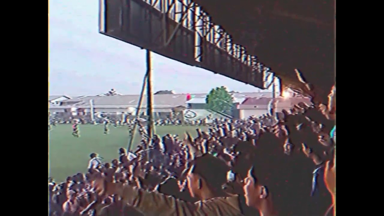 Riverside Forest Fans (Bandung) Serenading to Kasabian's Goodbye Kiss