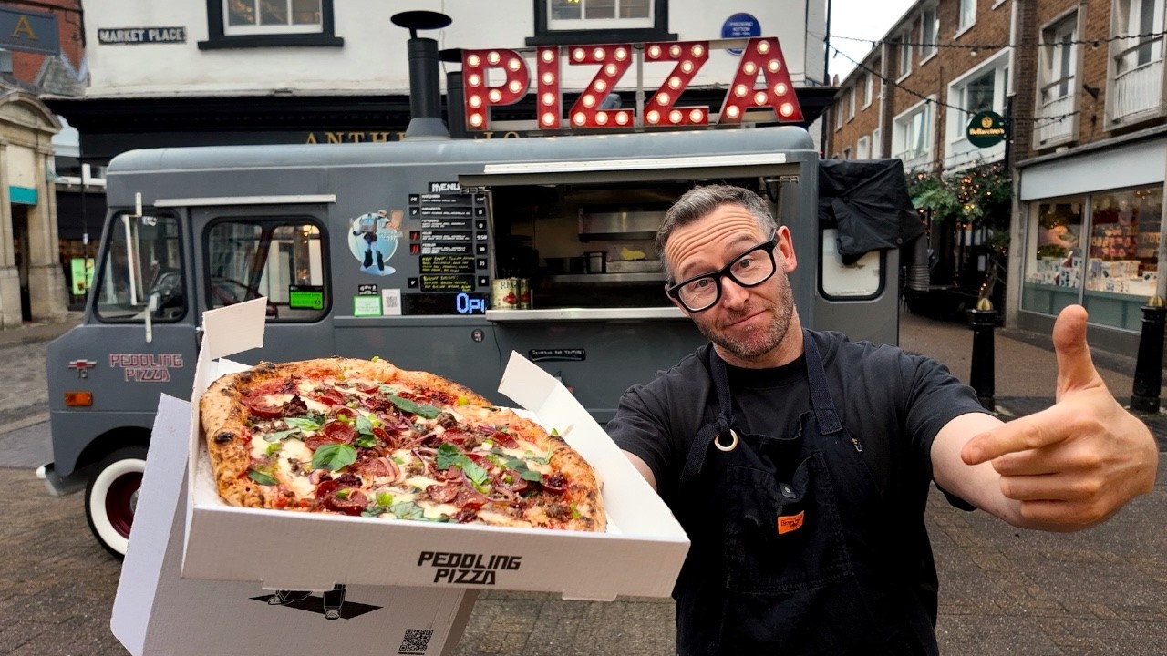 Обычный день на моем 54-летнем фудтраке с пиццей