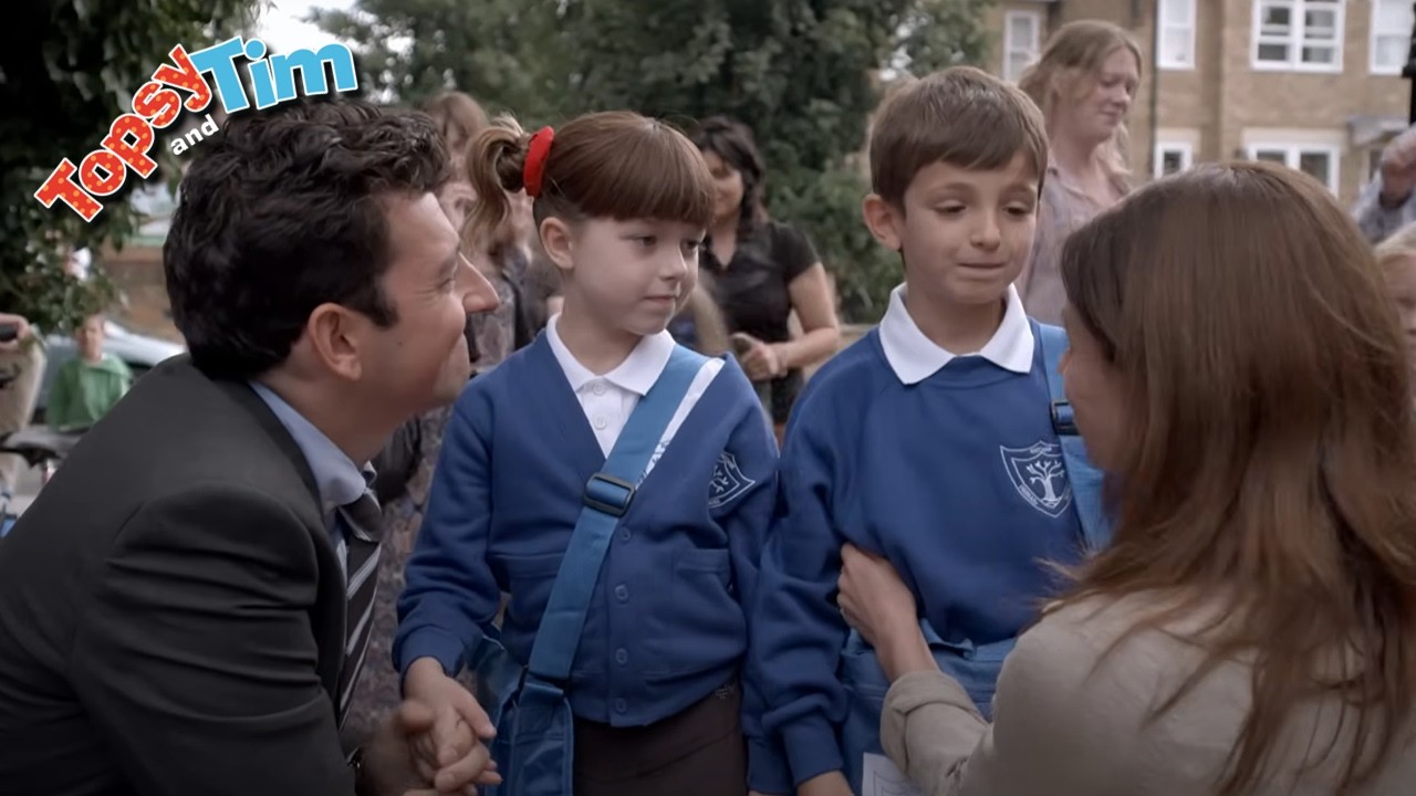 Babaya yardım etmek | Topsy ve Tim - WildBrain | Çocuk Filmleri
