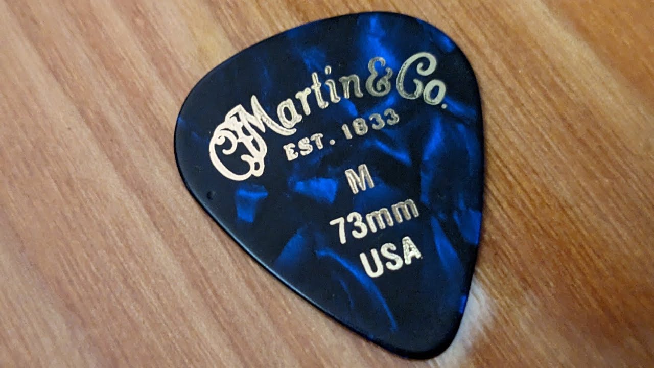 C. F. Martin & Co. Pearloid Medium gauge guitar pick review