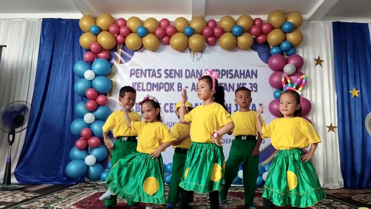 Anak PAUD tampil PD..... Menari Gembira 