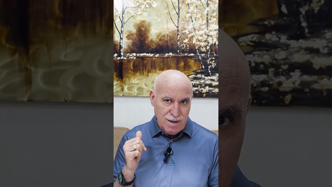 التلميذ المعاقب بسلخ الإجابات من المواقع ونسخها على كراسه للتحضير والمشاركة في القسم وهذ خيانة