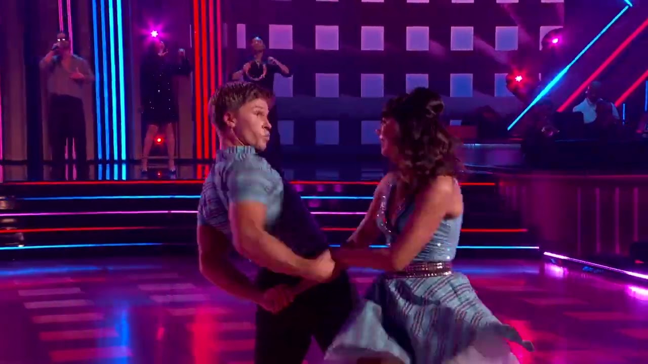Robert Irwin and Alix Earle’s 20th Birthday Party Relay Jive | Dancing with the Stars