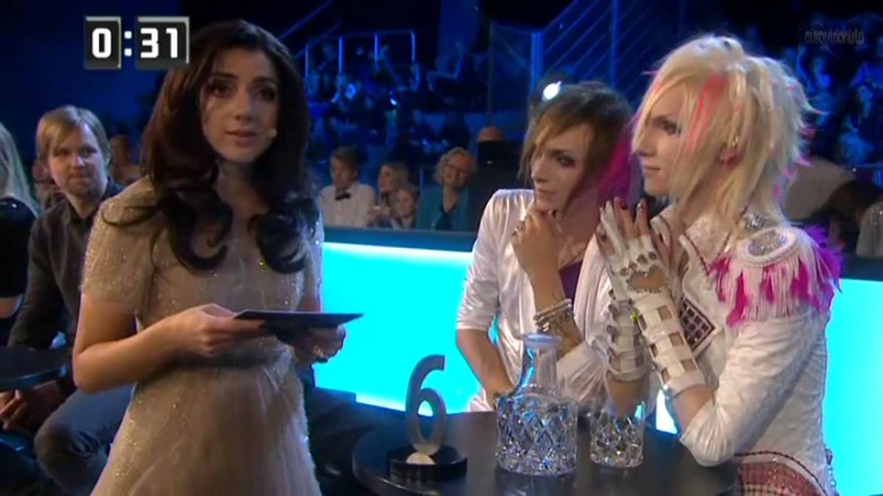 Gina driver med artisterna i Greenroom (Melodifestivalen 2013 Karlskrona)
