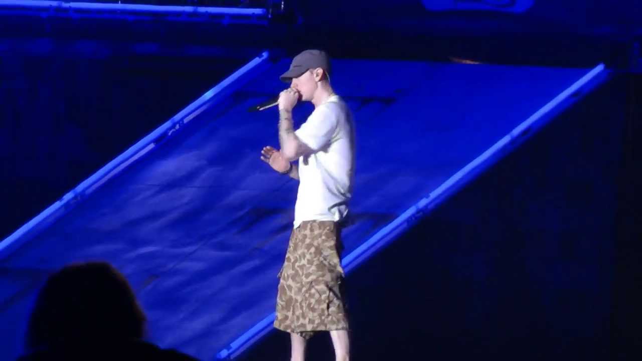 [11/14] Eminem - Love the Way You Lie - live at Pukkelpop 2013