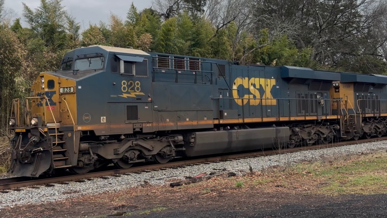 CSX M652 clears Cherryville 
