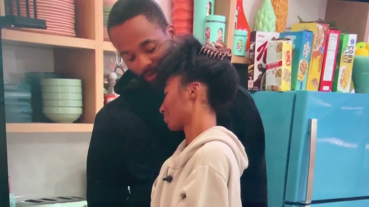 BB24, Taylor and Monte, Kiss in the Kitchen 