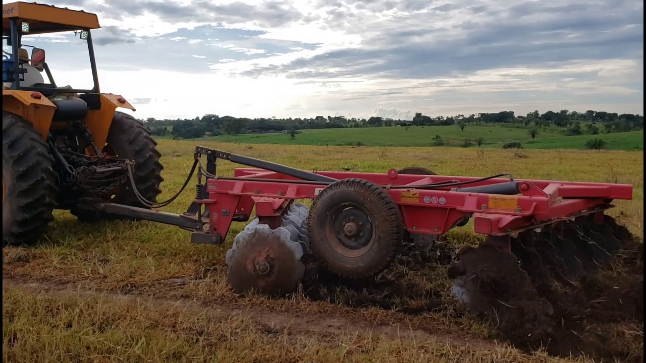 Valmet 128 4x4 na grade 16x28