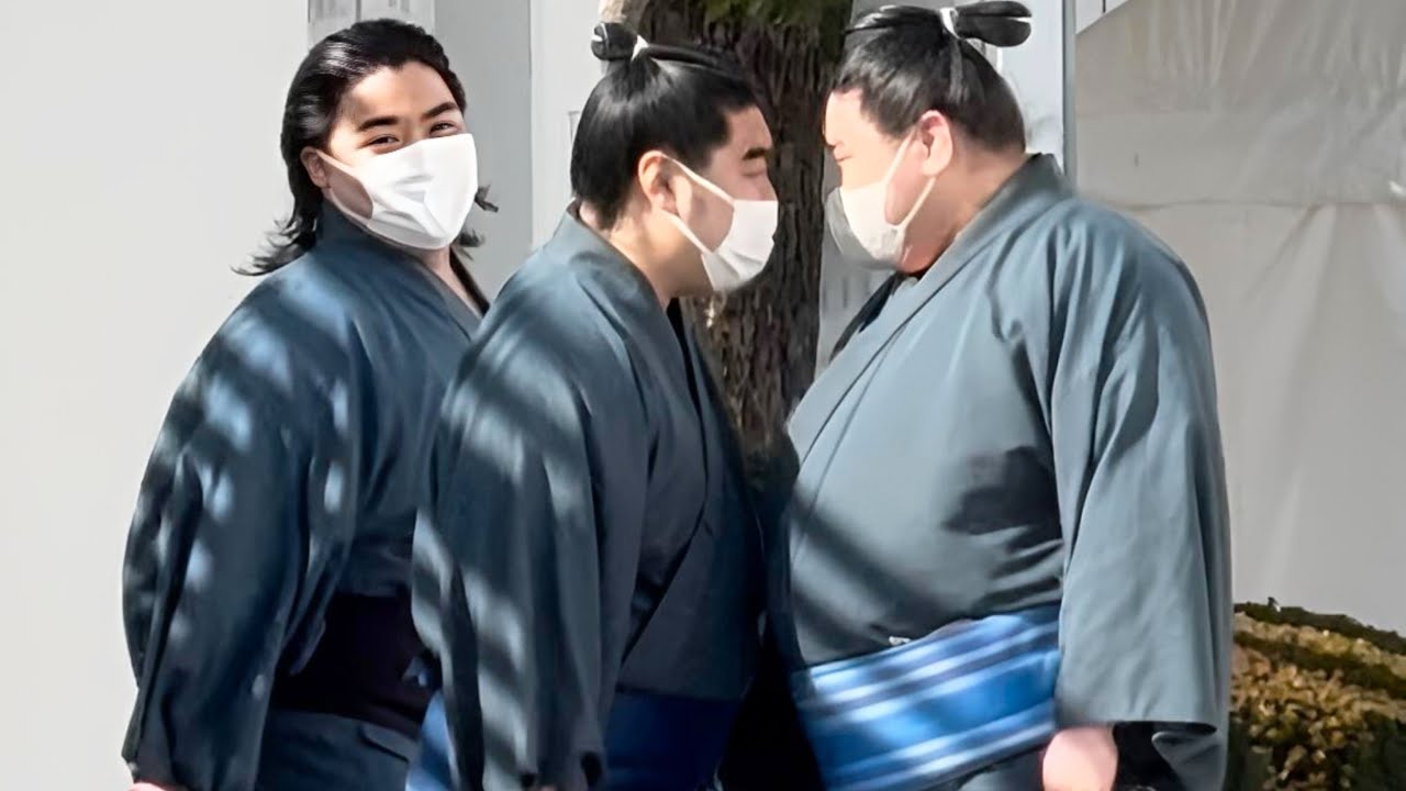 【限定映像】力士たちの絡み多め！二子山部屋入出待ち