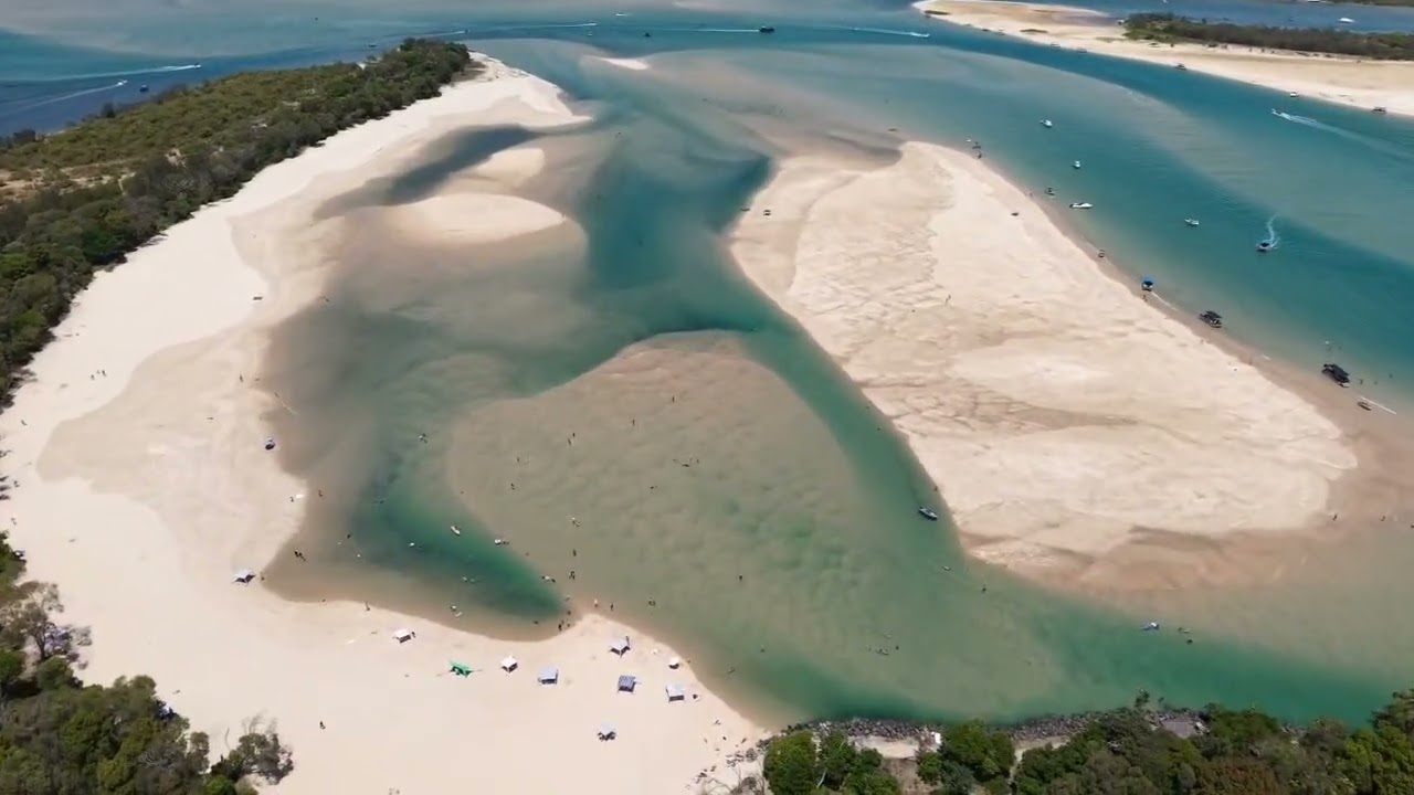 Flying the DJI Air 3S over Noosa Main Beach!