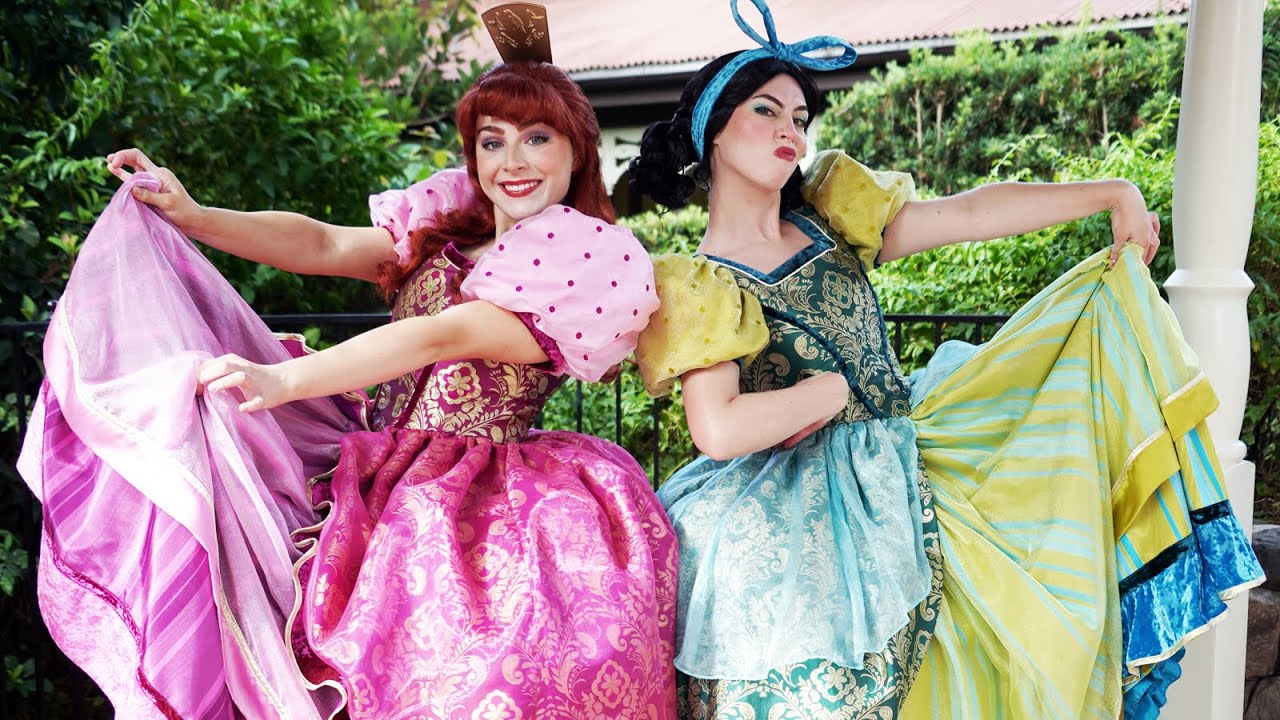 Anastasia and Drizella Greeting at Liberty Square Gazebo, Dance & Sing - Magic Kingdom, Disney World