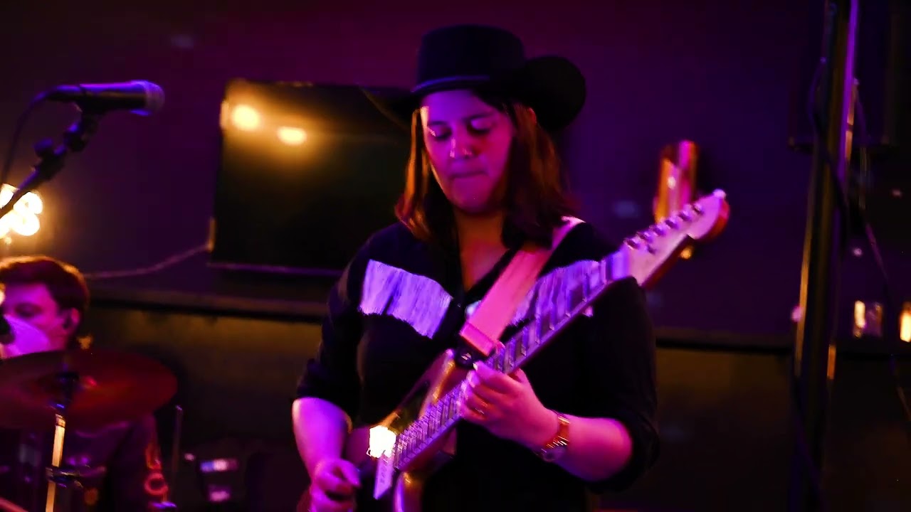 Lobby Sessions, Track 9: Sundae Crush