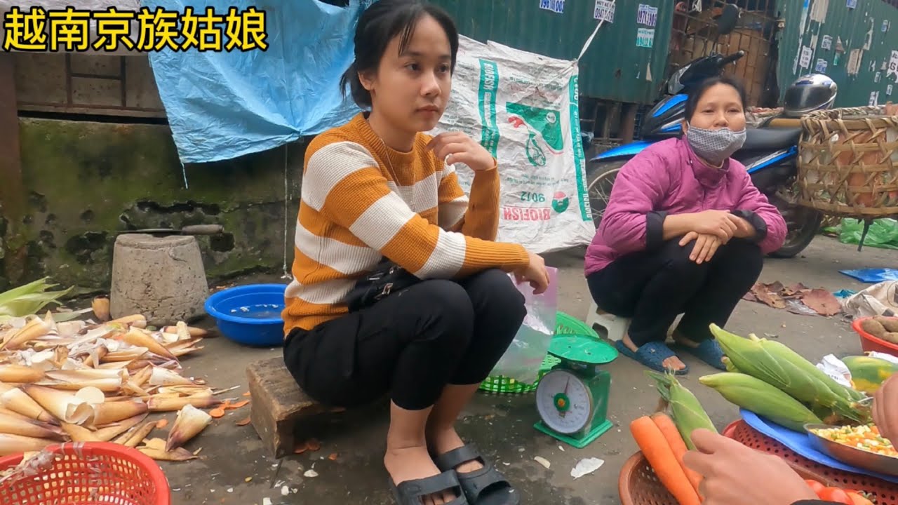 越南姑娘跟媽媽擺地攤賣竹子，為了認識她竹子貴也應該的｜Cô Gái Bán Măng Ven Đường Rất Đáng Yêu.