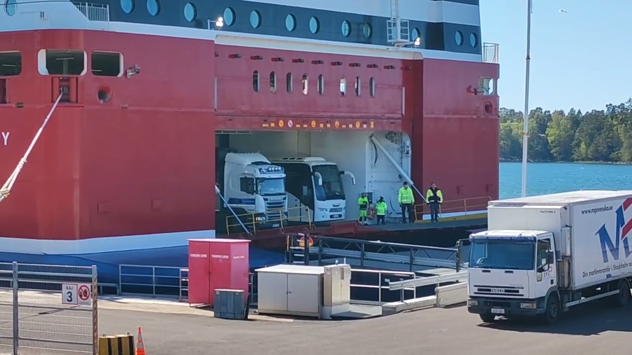 Viking Glory and Viking Venus in Mariehamn (18/5-2022)