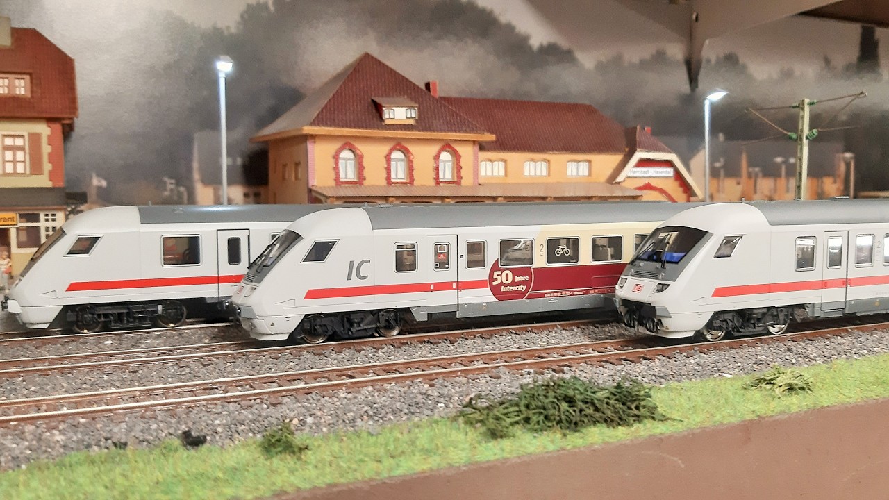 Großes Fahrvideo, Schwerpunkt  IC Steuerwagen in IC-weiß Farben