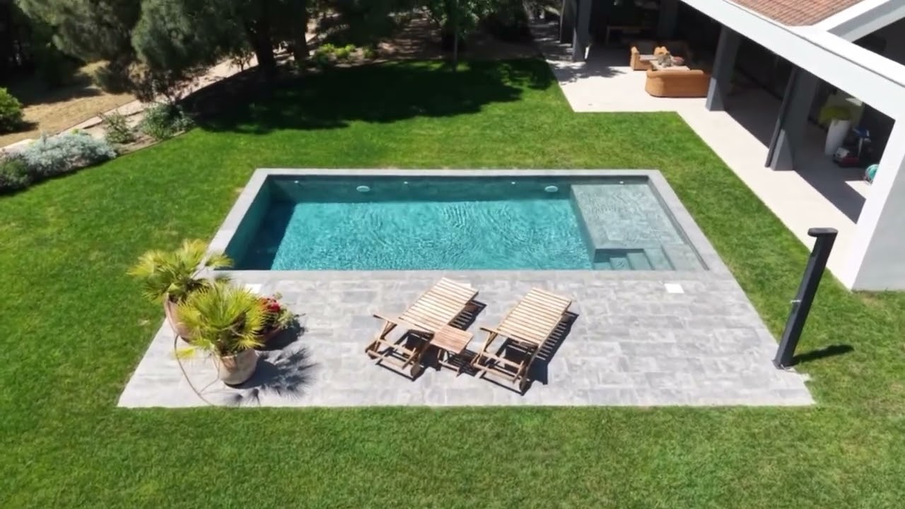 🩵 A Vista de dron de piscina de 8x4