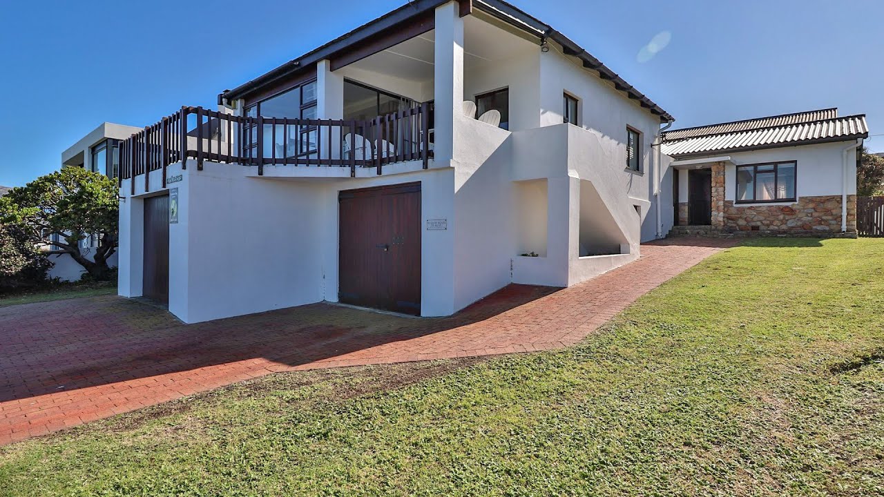 4 bedroom house for sale in Kleinmond