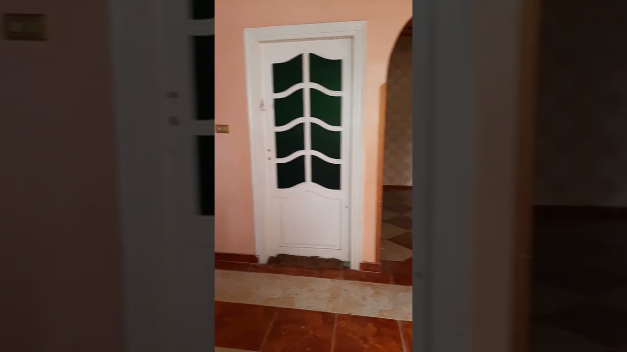 فلا للبيع في شارع الخلفاءالراشدين متفرع من شارع الهانوفيل العجمي اسكندريه كملت العداد