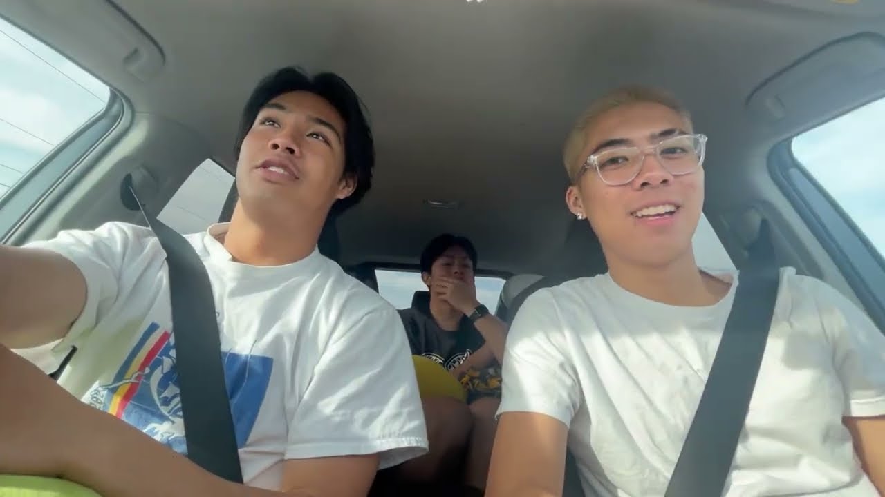 20 college kids rent a beach house for a week *drama unfolds...*