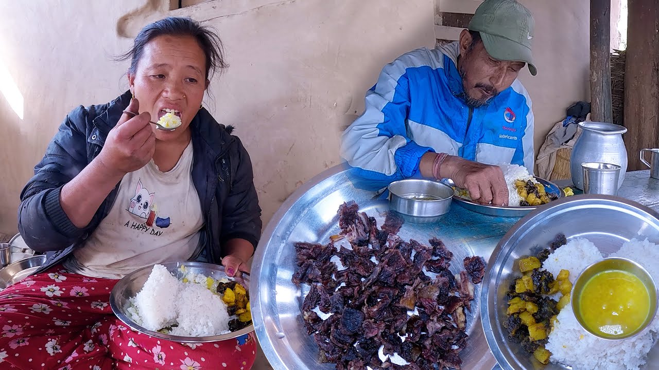 sarmila cooks buff potato mix curry and rice in the lunch || Bhumi Kitchen & cooking@bhumicooking