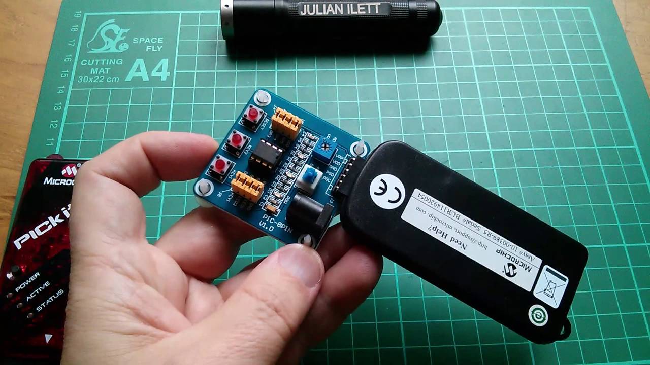 Playing with: PIC12F675 Microcontroller Demo PCB