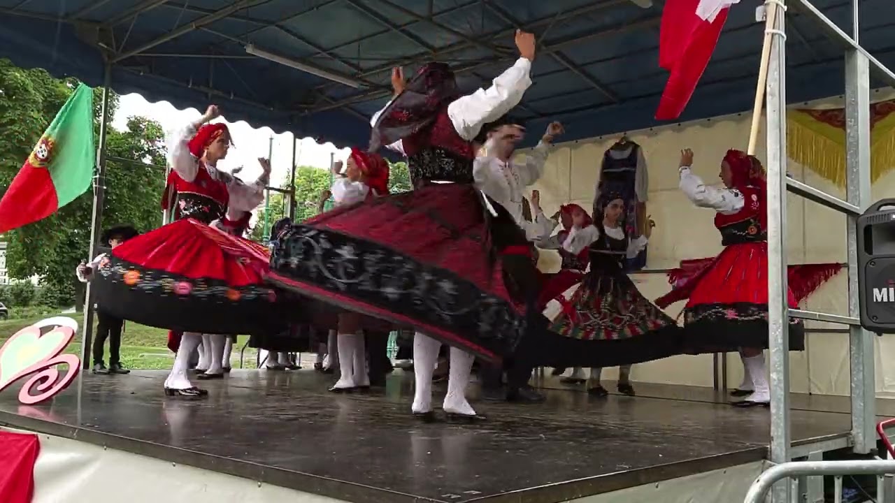 JR & CORAÇÕES DO MINHO DE GONESSE N5
