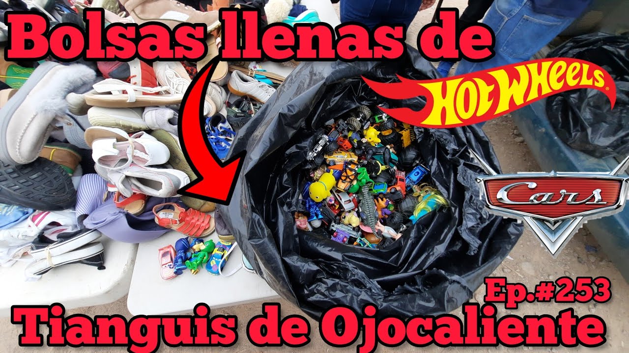 Bolsas llenas de #Hotwheels #cars #juguetes y más, de cacería en tianguis de Ojocaliente