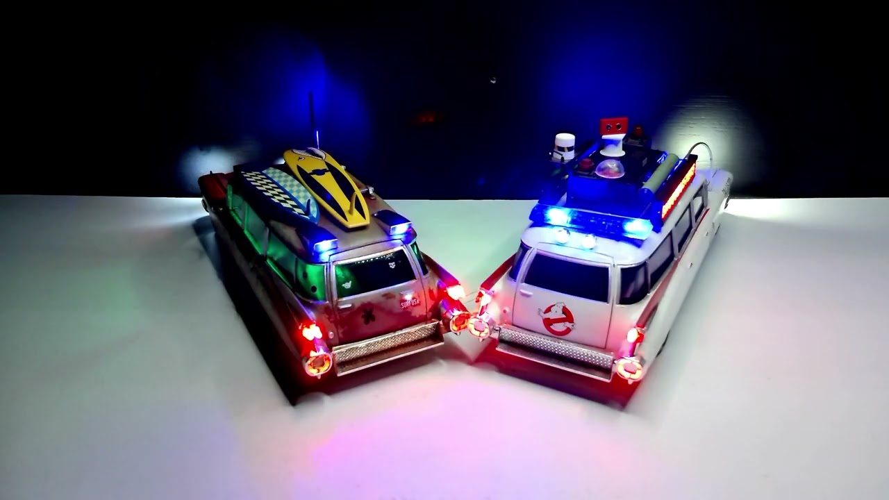 AMT SURF SHARK VS AMT GHOSTBUSTERS ECTO-1