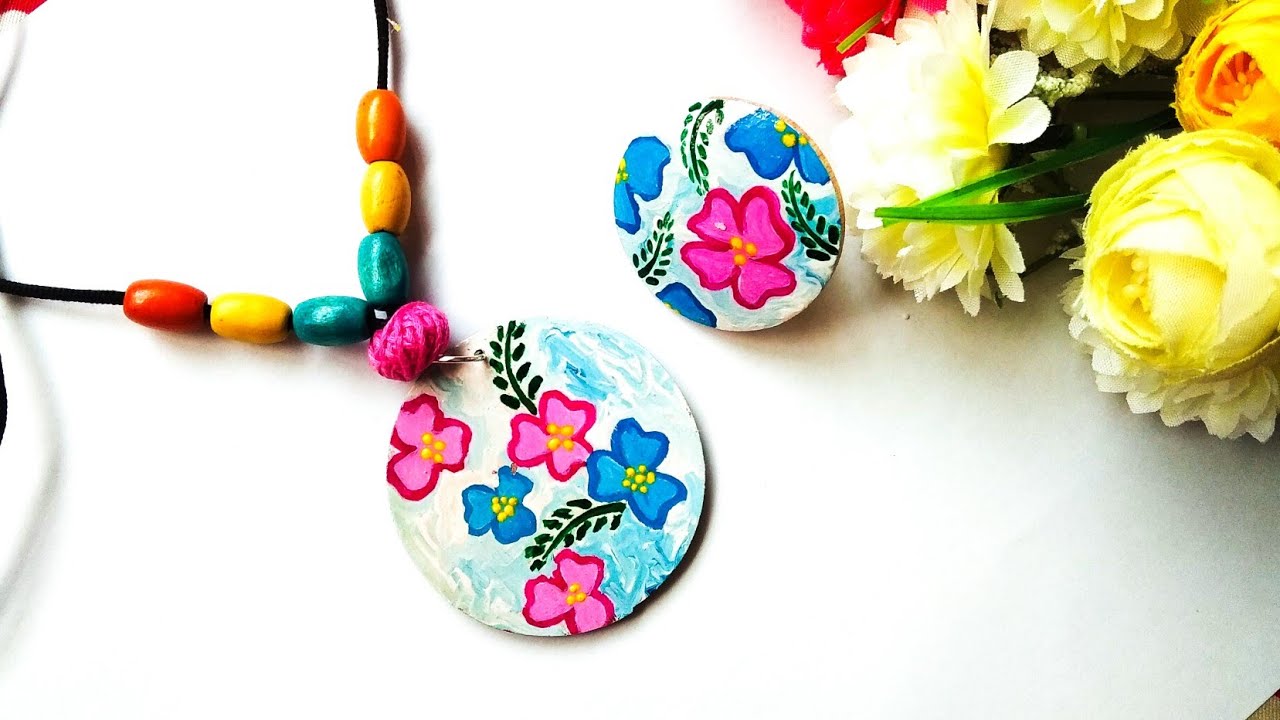DIY Hand Painted Jewelry / DIY Jewelry / Hand-Painted Wood Jewelry