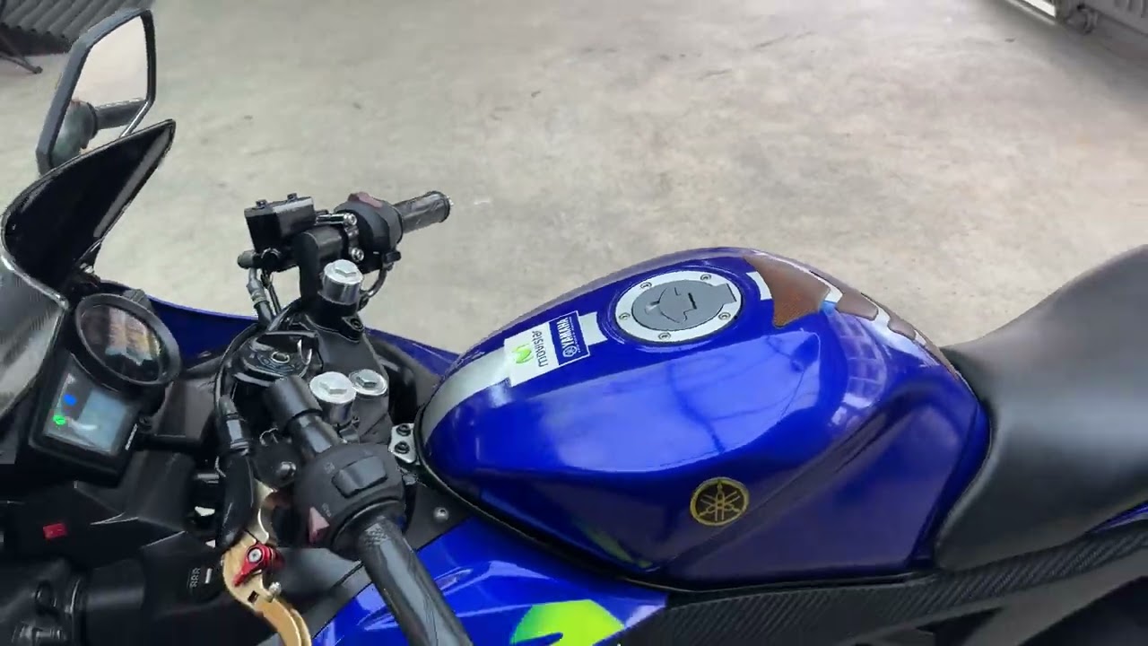 คลิปสดรีวิวรอบคัน 2015 Yamaha YZF-R15