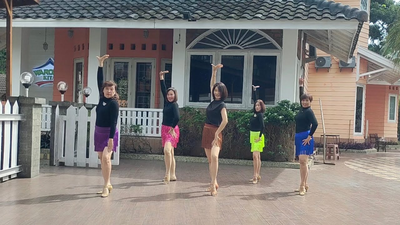 Samba Whisper ~[improver]Line dance demo by Mariana lim & De'blessed team
