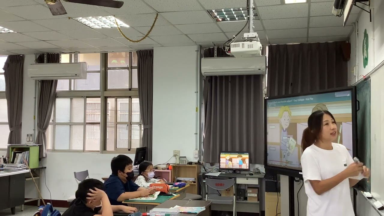 苗栗縣新隆國小五年級英語課