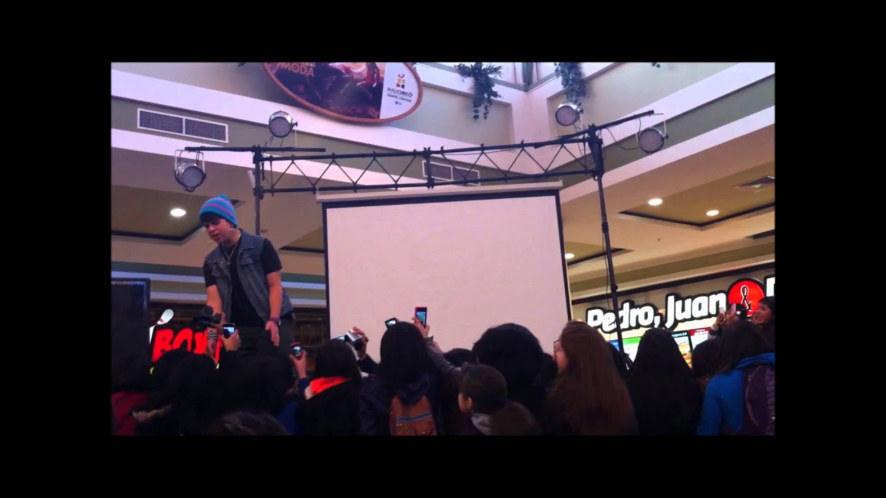 Vicente Aguilera en Mall Curico ♡