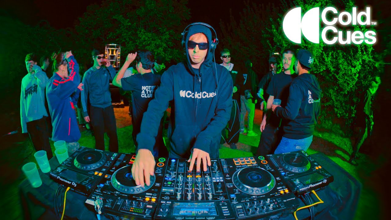 Deep & Warm Tribal House Mix at a Secret Outdoor Party | RETINA