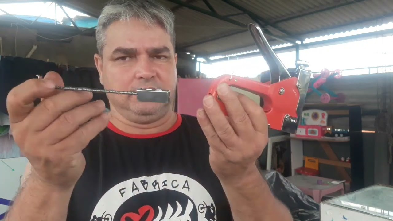 descobri defeito do meu grampeador ( depois de passar  muita raiva )