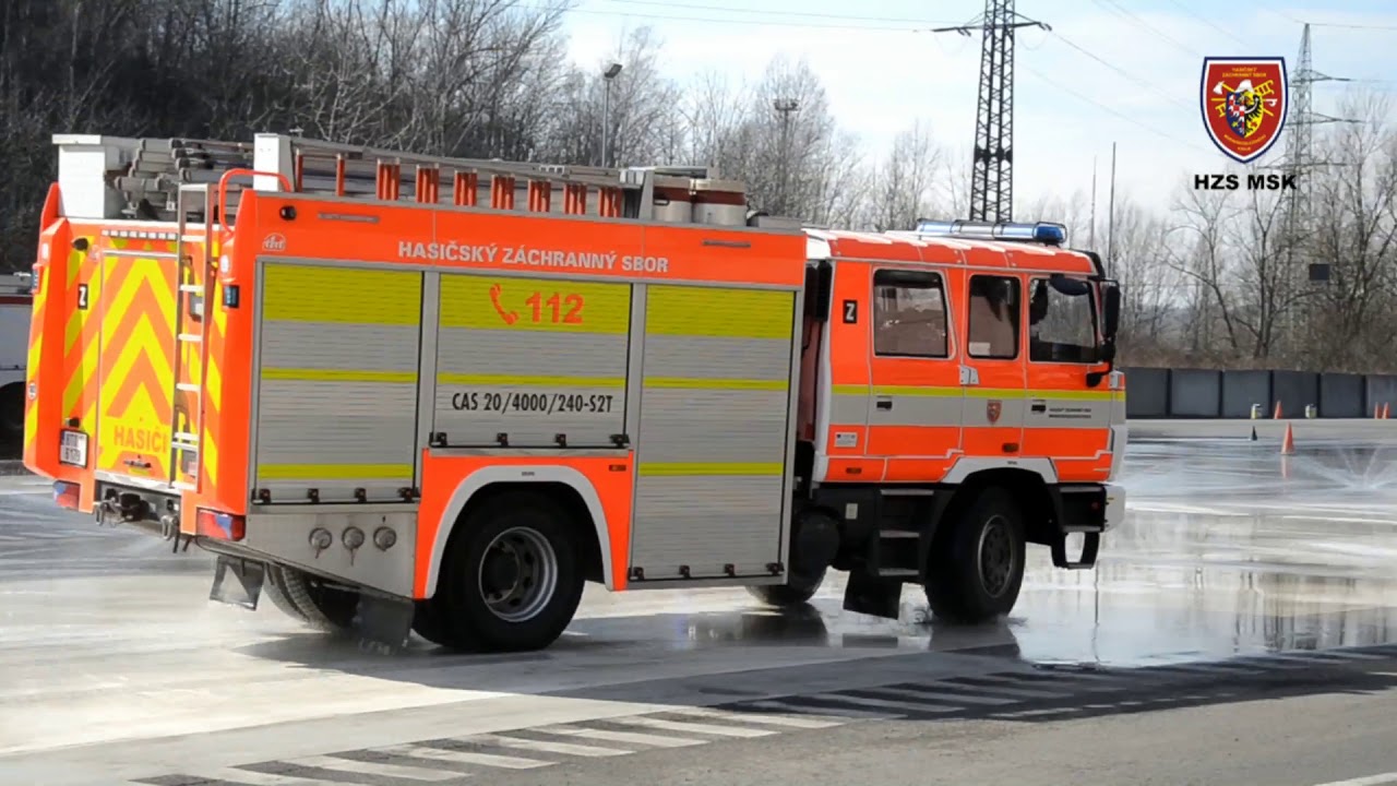 Hasiči - výcvik strojníků - smyková deska, aquaplaning - Libros, Ostrava