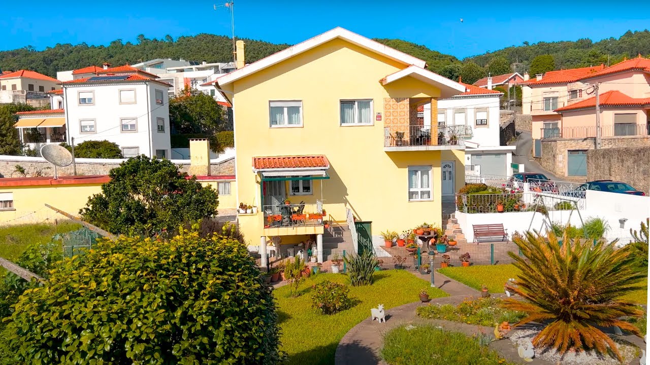 Exploring a Traditional Portuguese Neighborhood | Viana do Castelo | Portugal Walking Tour 4K ASMR