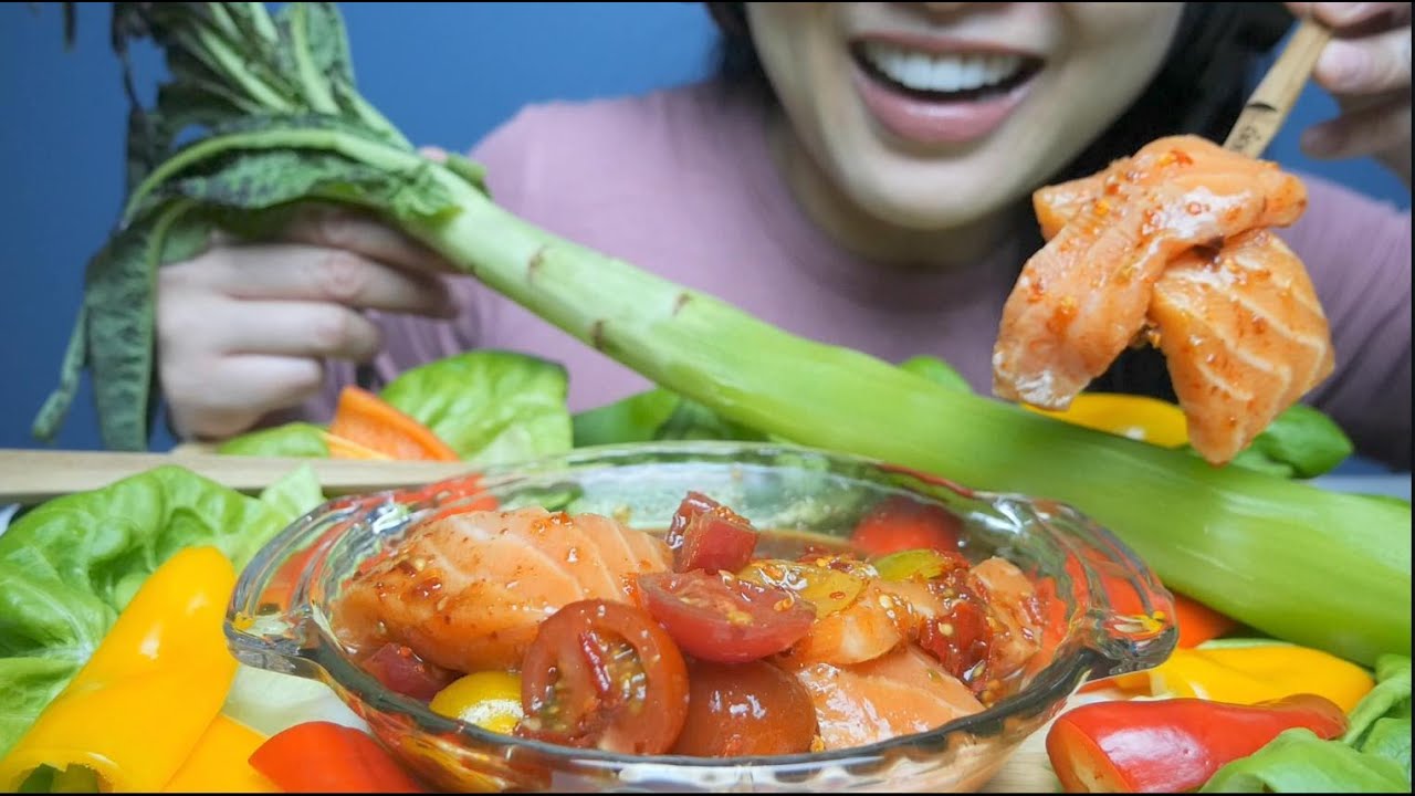 SPICY SALMON WITH NEW FOUND VEGGIE (ASMR EATING SOUNDS) LIGHT WHIPSERS | SAS-ASMR