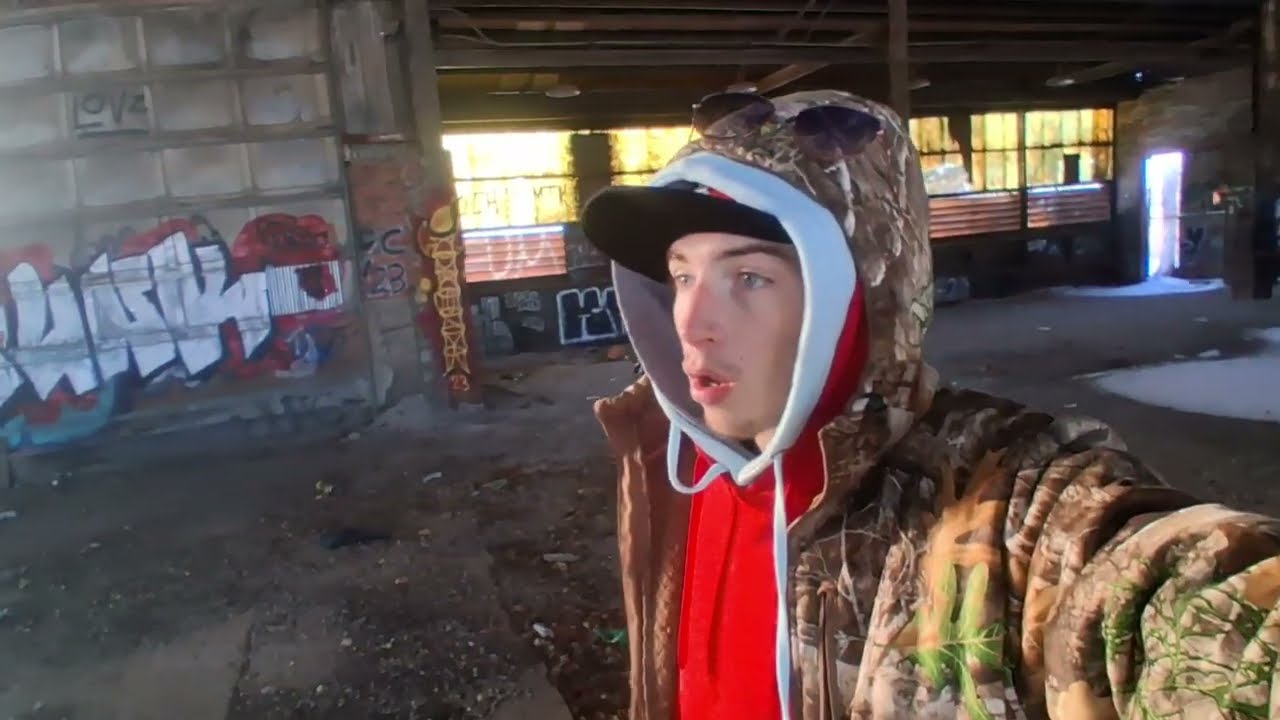 Что такое Lurkin в центре Талсы? Крутые места и гигантское заброшенное сооружение.