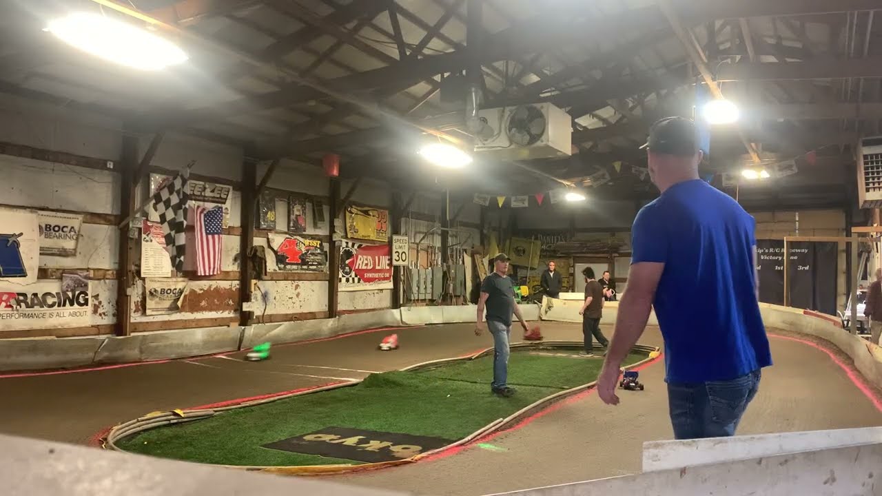 RC 13.5 Sprint Feature Skip’s RC Raceway (I was turn marshaling) 