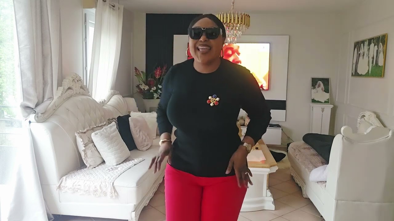 Mbotamu Elamu , Joyeux Anniversaire Maman Elyane Nitu. Kadiyoyo