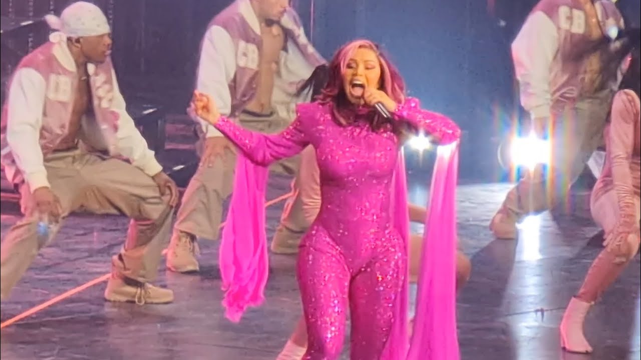 CARDI B SHUT SAN FRANCISCO DOWN! SURPRISE GUEST IN THE CROWD
