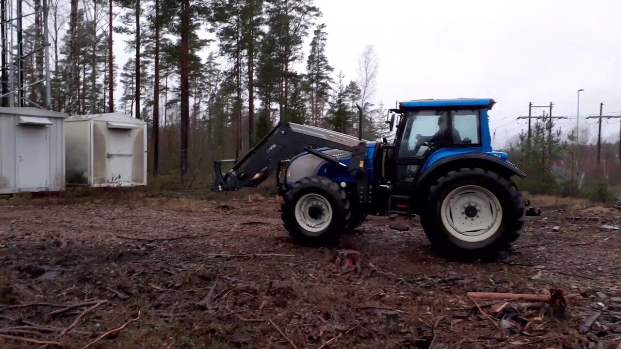 Köp Traktor Valtra XM 150 med lastare på Klaravik