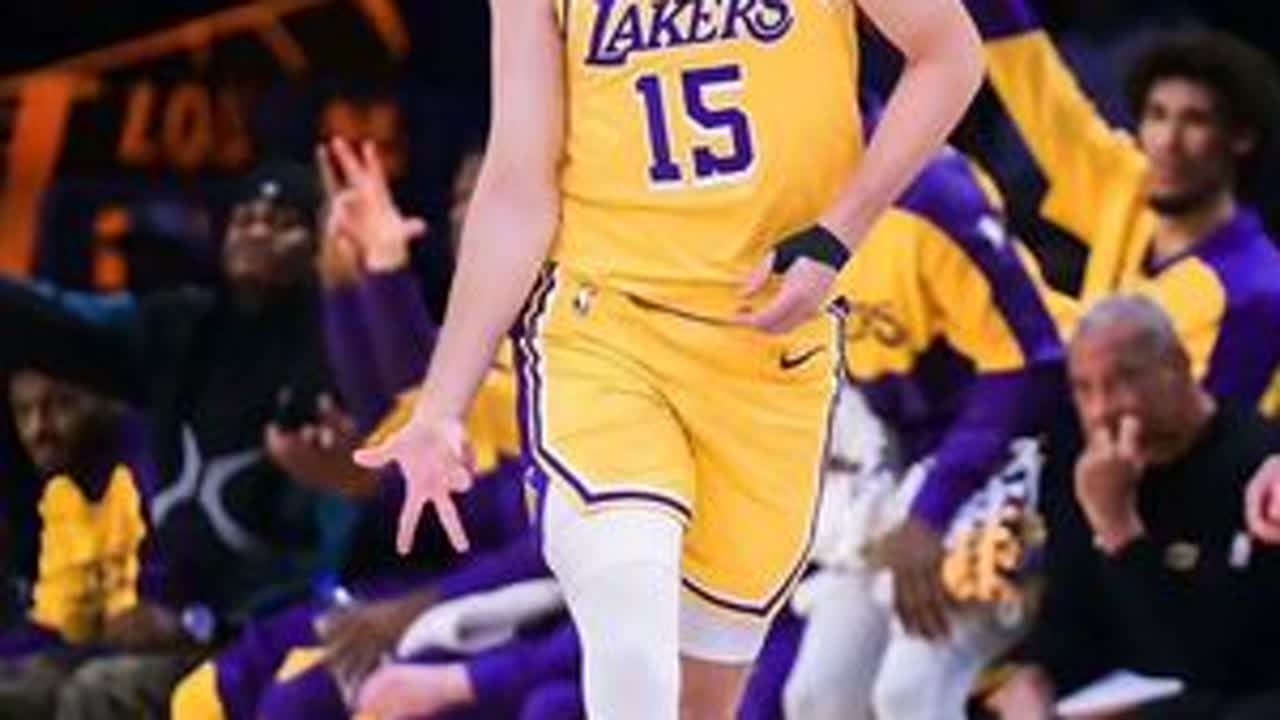 #nba季后赛 #湖人 #里夫斯 稻田里的放牛娃，用汗水将1200人的小镇微光，燃成斯台普斯的燎原之火🔥