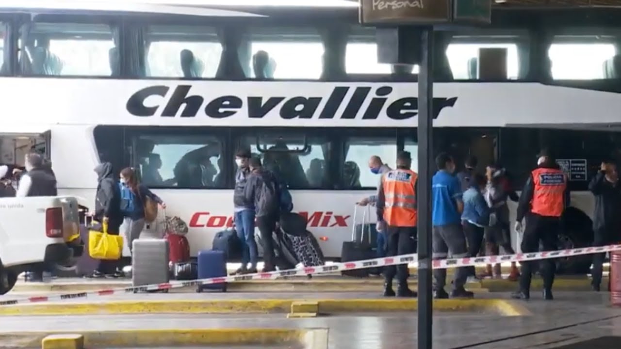 Llegaron 4 micros con argentinos repatriados