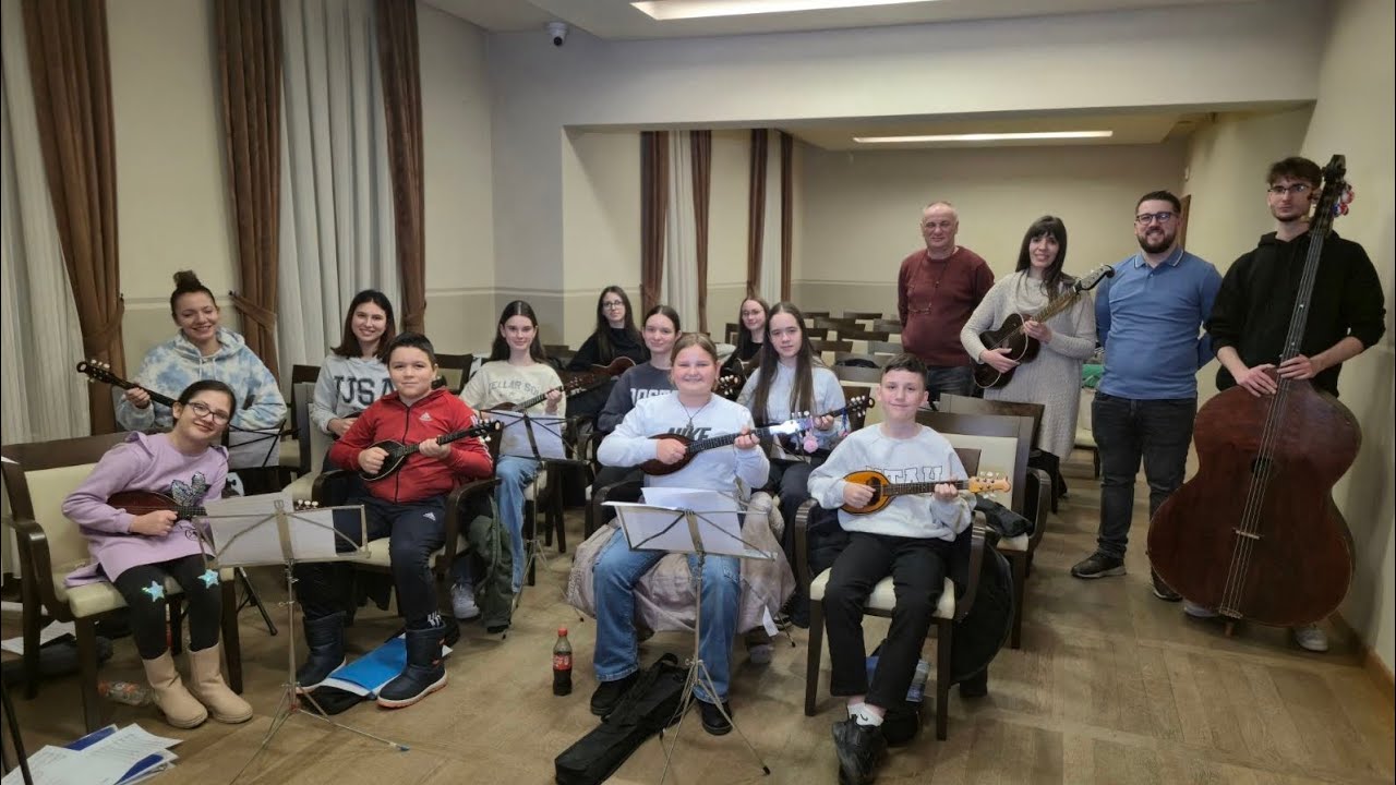 Tamburica sve popularnija među mladima u Orašju