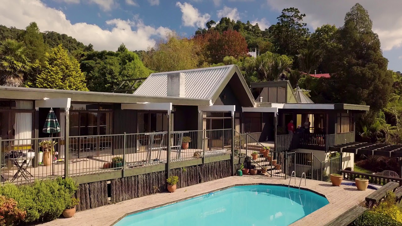 NEW ZEALAND - Waiatarua House C&T 4K Drone footage